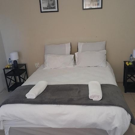 Softlife Guest House Ulundi エクステリア 写真