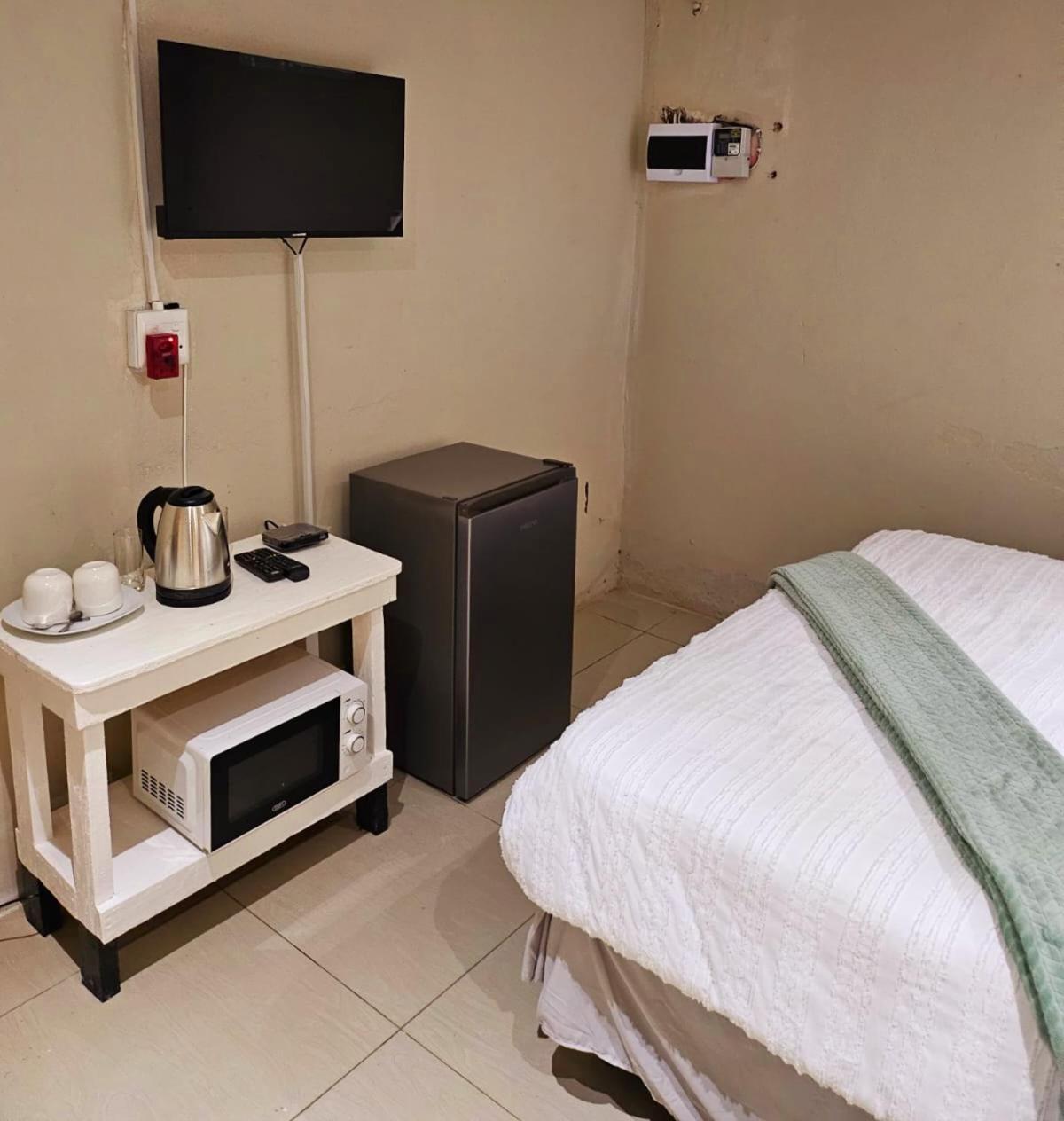 Softlife Guest House Ulundi エクステリア 写真